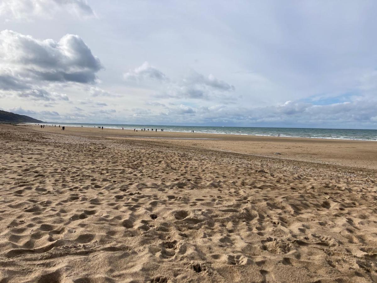 Appartement Neuf Beautiful Villers 1-4 Pers Avec Parking Prive Et A 200 M Plage Екстер'єр фото